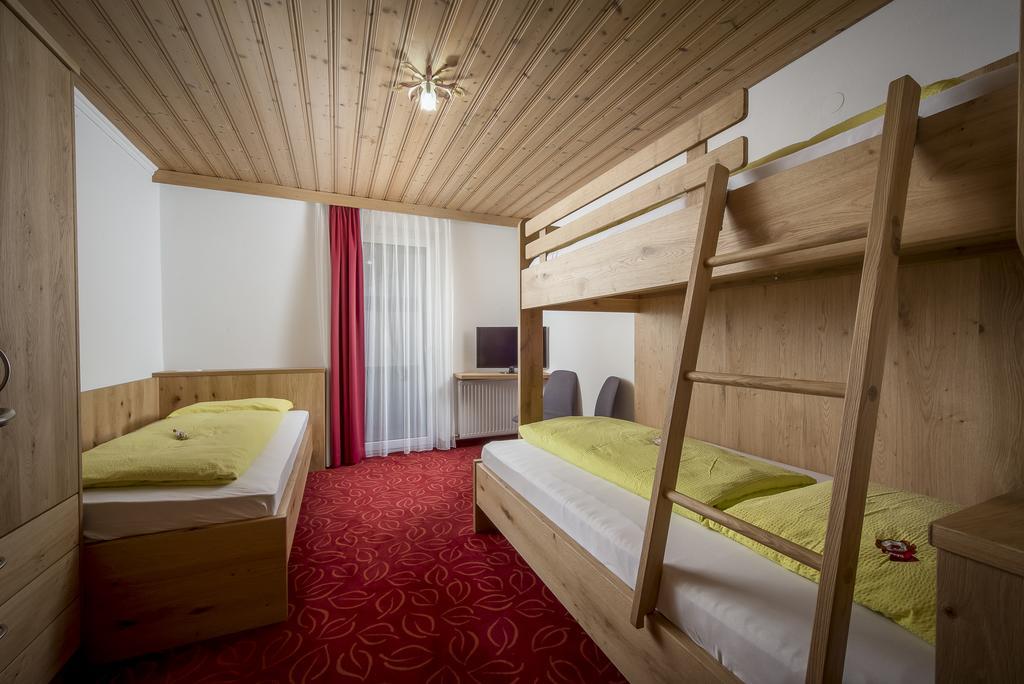 Familienhotel Central Sankt Johann in Tirol Buitenkant foto