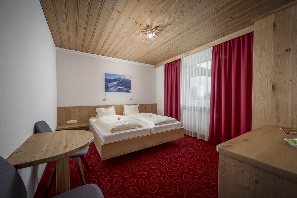Familienhotel Central Sankt Johann in Tirol Buitenkant foto