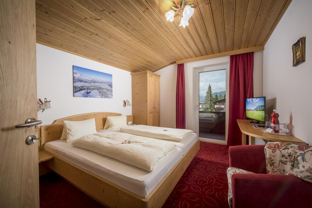 Familienhotel Central Sankt Johann in Tirol Buitenkant foto