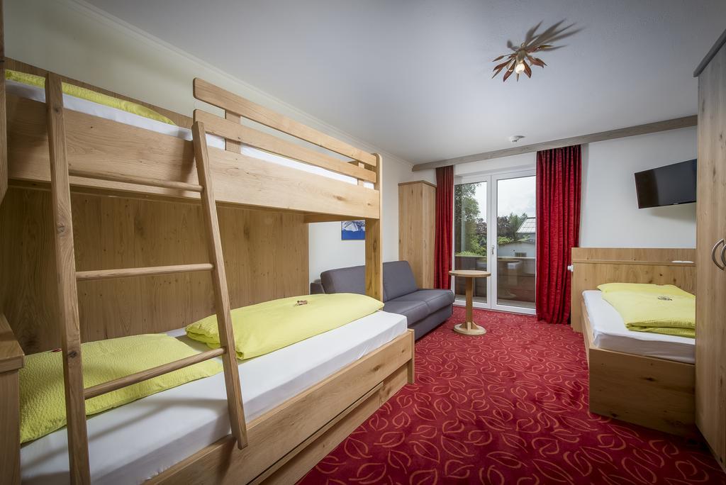 Familienhotel Central Sankt Johann in Tirol Buitenkant foto