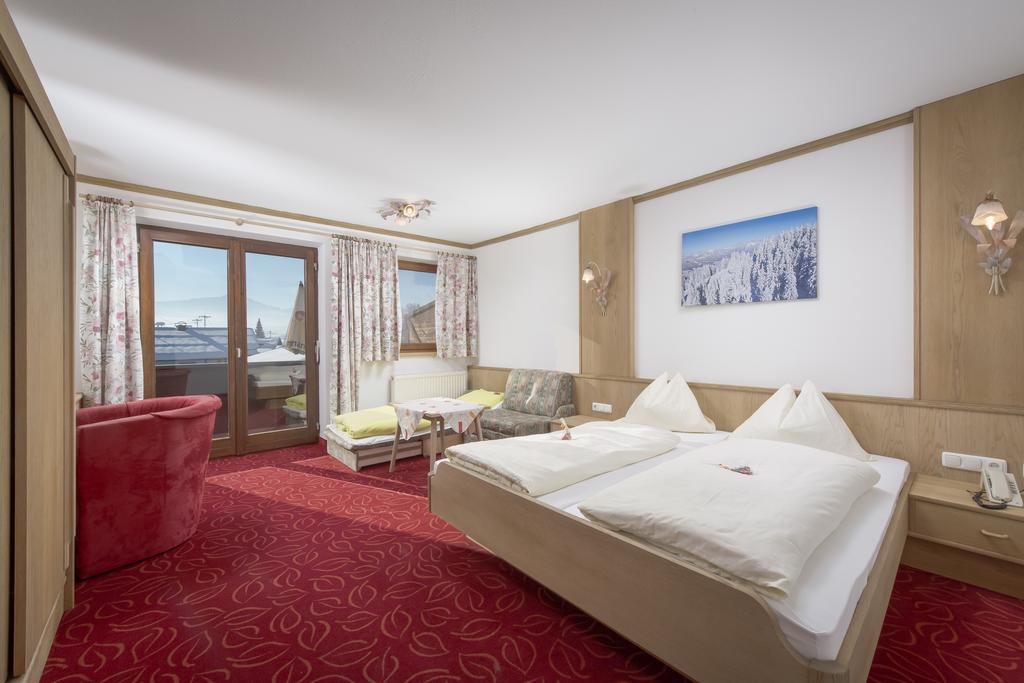 Familienhotel Central Sankt Johann in Tirol Buitenkant foto