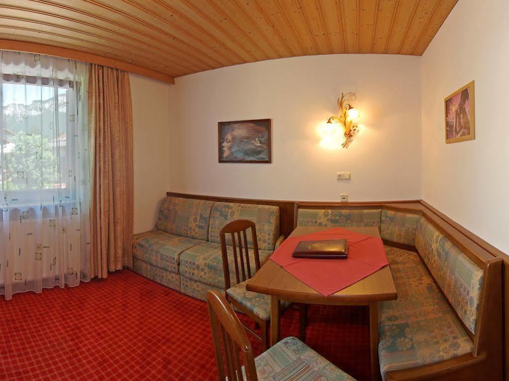 Familienhotel Central Sankt Johann in Tirol Buitenkant foto