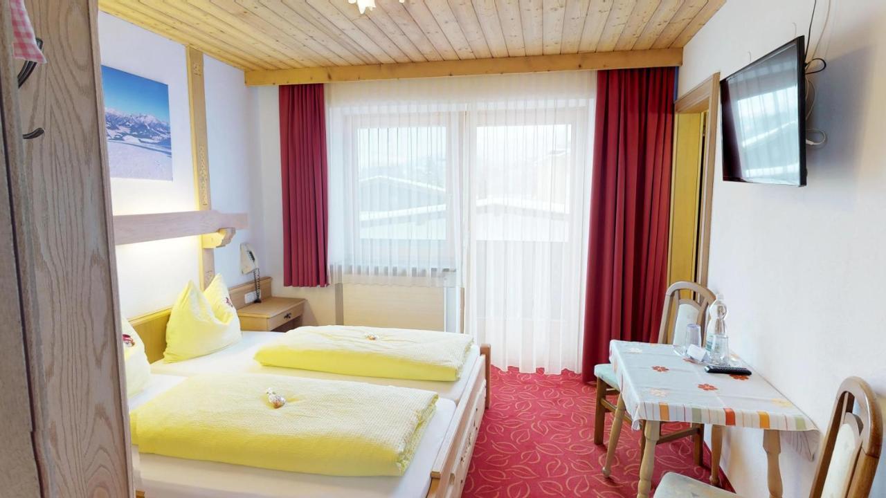 Familienhotel Central Sankt Johann in Tirol Kamer foto